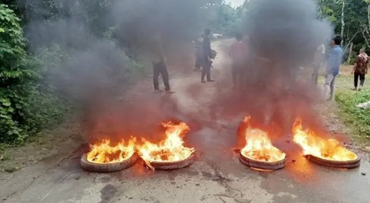সাজেক সড়কে অনির্দিষ্টকালের অবরোধ